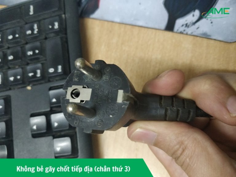 không bẻ gãy chốt tiếp địa