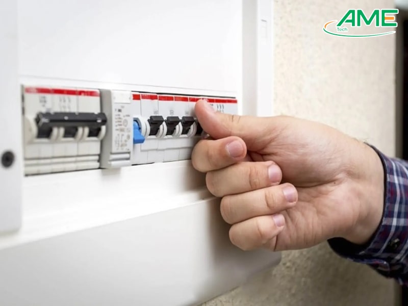 Nguyên nhân Aptomat không bật lên được